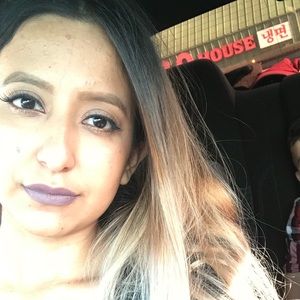 Meet your Posher, Cinthia